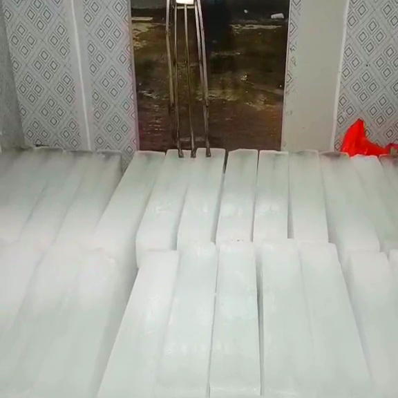 上海工廠降溫冰塊_上海車間機(jī)房降溫冰塊_廠房冰塊降溫