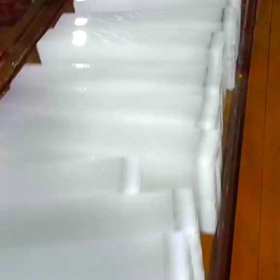 上海酷熱時(shí)降溫冰塊成必需，合理訂購(gòu)要點(diǎn)及用途品質(zhì)要求介紹